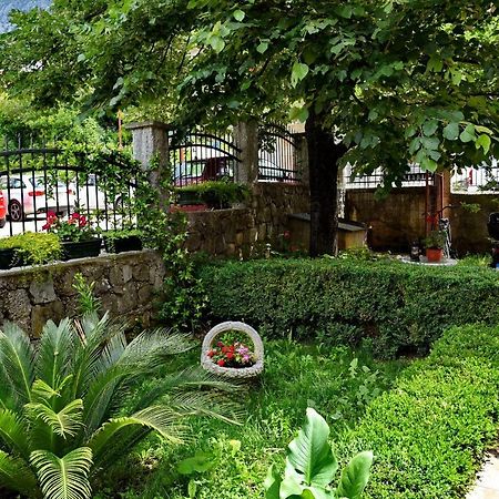 Apartments Martiva Котор Екстер'єр фото