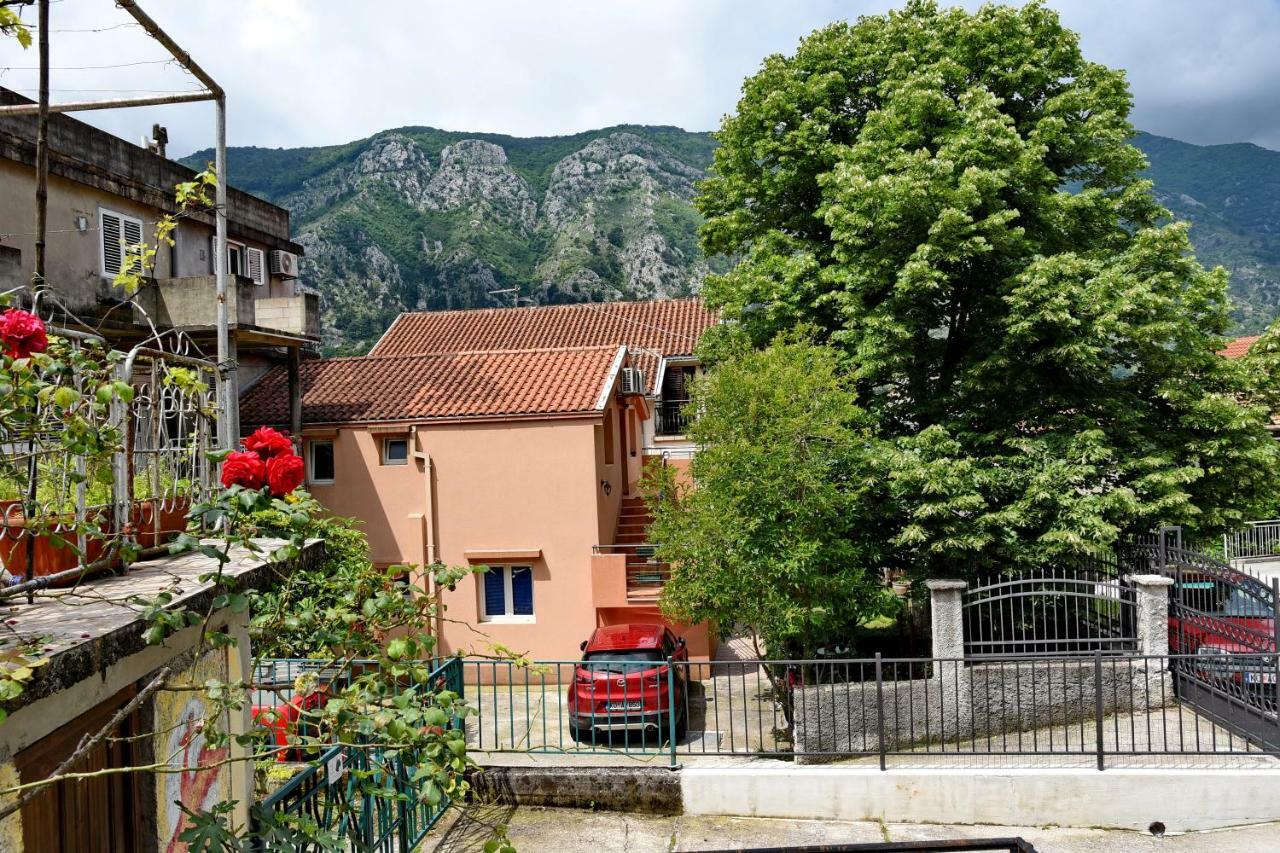 Apartments Martiva Котор Екстер'єр фото