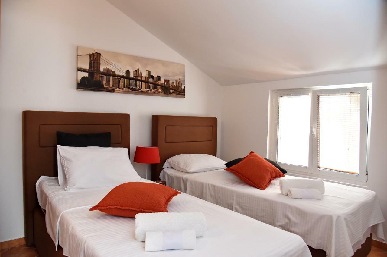 Apartments Martiva Котор Екстер'єр фото
